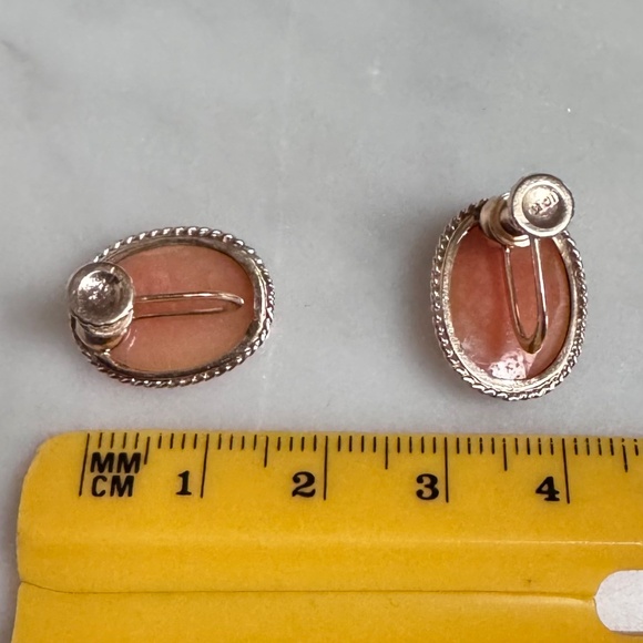 Vintage 10K Yellow Gold Carved Shell Cameo Screw Back Earrings 4.24 Gram - Picture 11 of 12